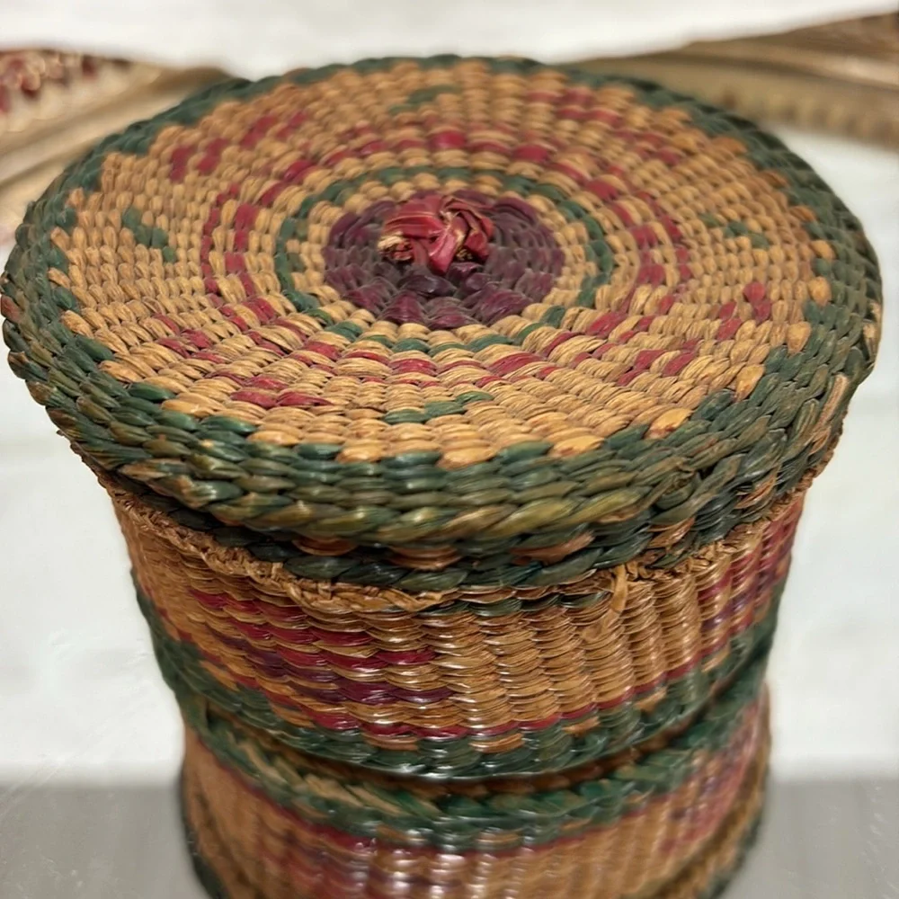 Vintage Handwoven Sweet grass basket 8